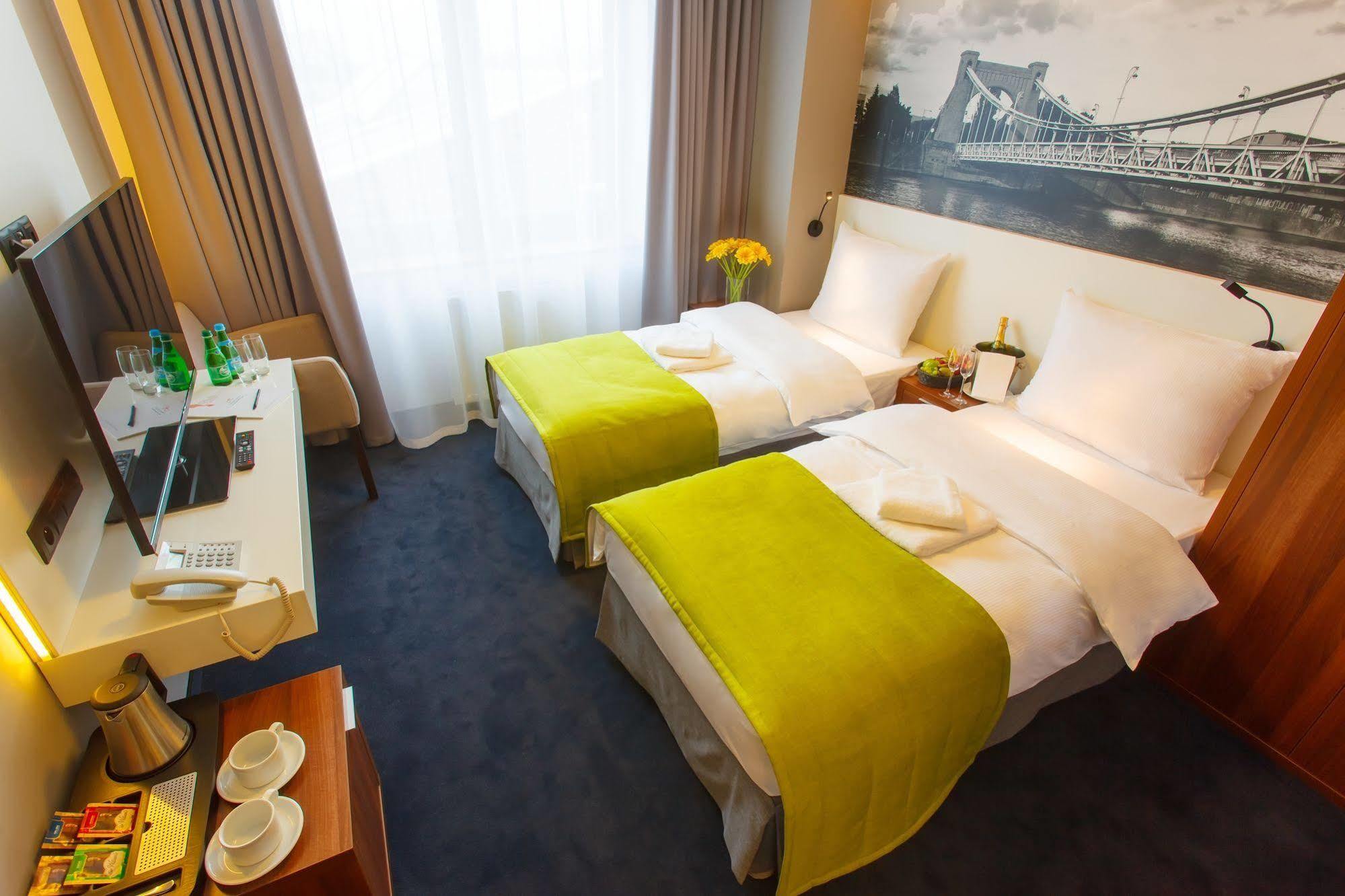 Terminal Hotel Vratislav Exteriér fotografie